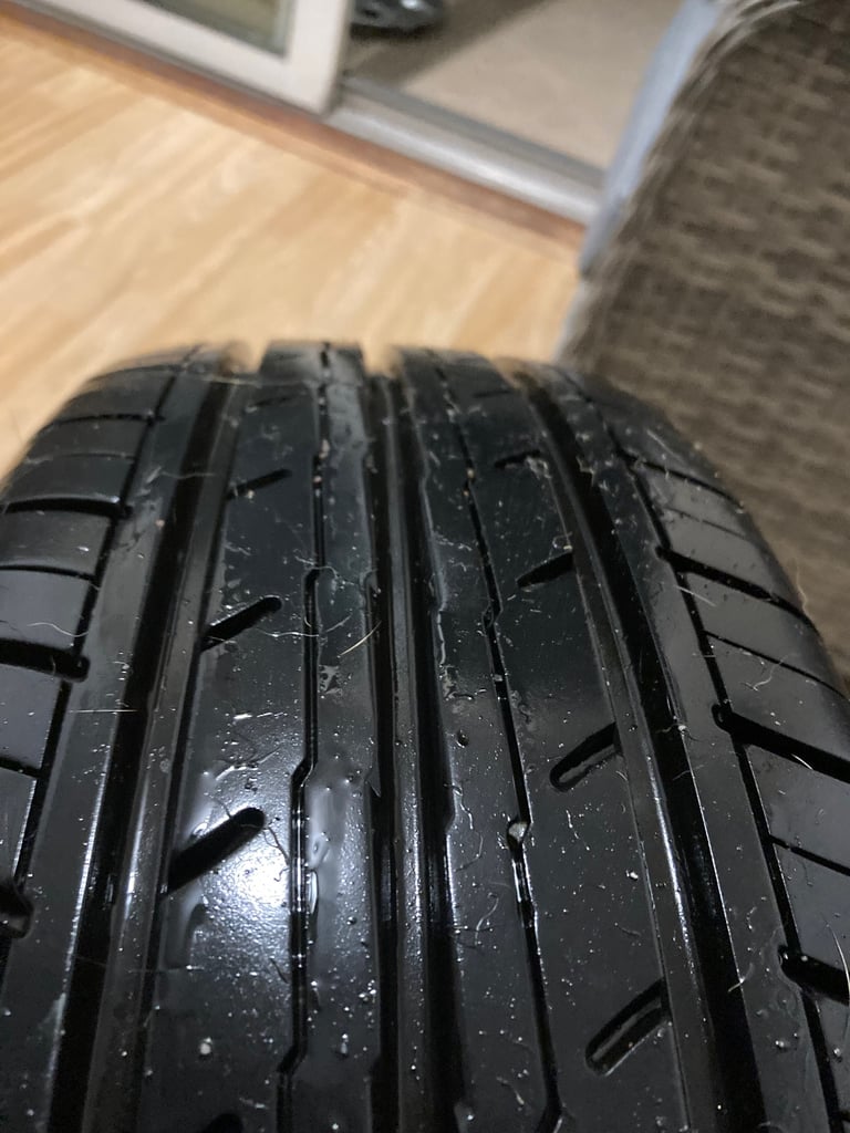 2 x VW Golf Mk5 15” Steel Wheels & Yokohama Tyres 195 65 15