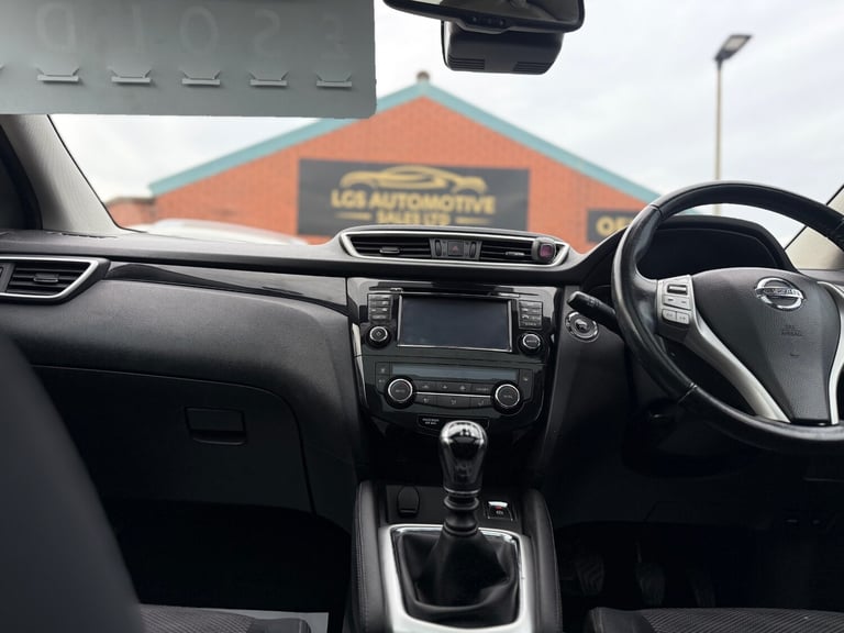 2014 Nissan Qashqai 1.2 DiG-T Acenta Premium 5dr HATCHBACK Petrol Manual