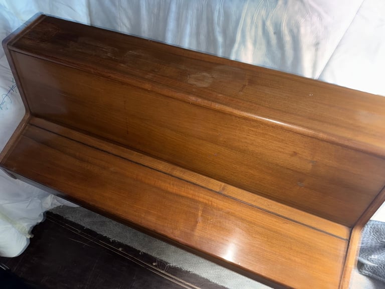 Barratt Robinson Free Delivery Stool 