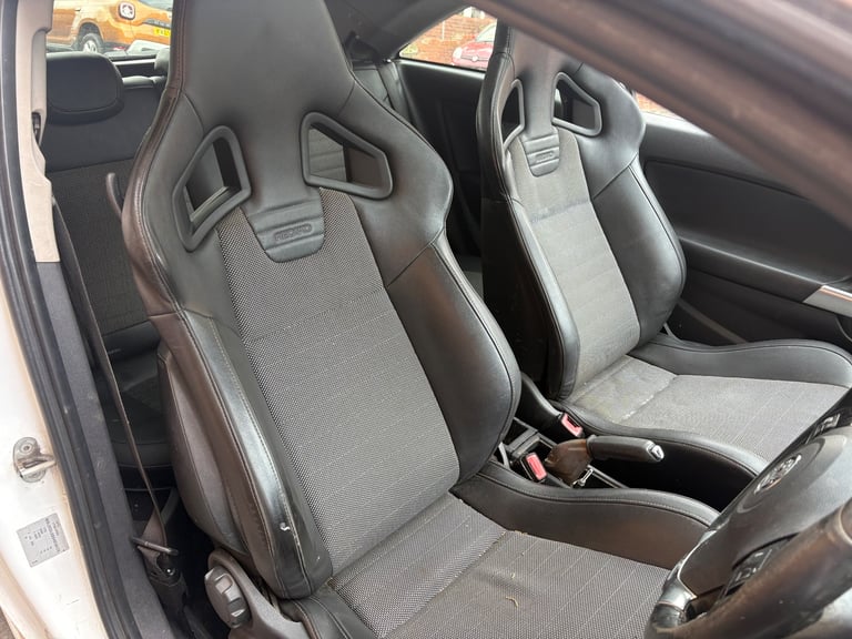 Vauxhall Corsa 1.6T Vxr Artic White edition 