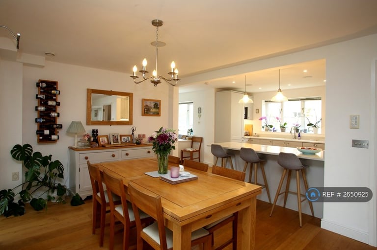 5 bedroom house in The Cedars, Lea, Nr Malmesbury, SN16 (5 bed) (#2650925)