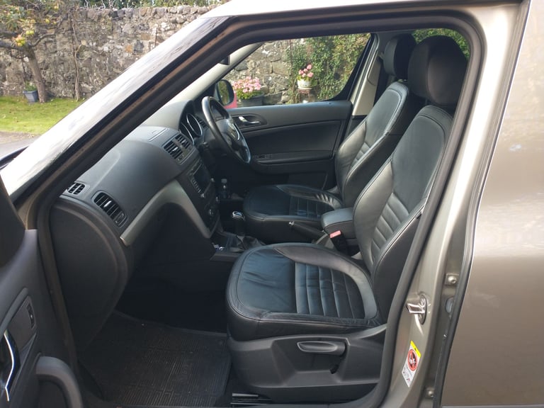 Skoda, YETI, Elegance, 2011, Manual, 1197 (cc), 5 doors