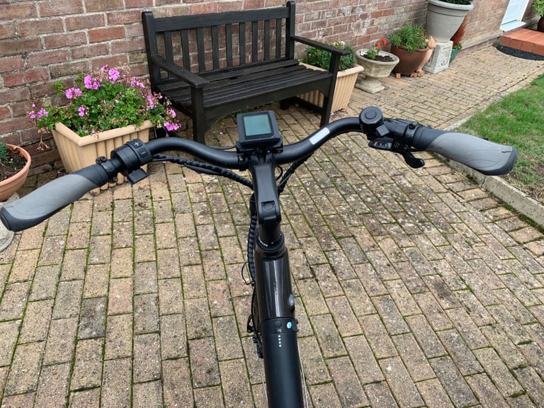 Electric Bike: Ampere Step-through E-Bike 