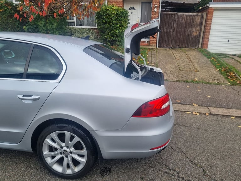 Skoda, SUPERB, Hatchback, 2014, Manual, 1968 (cc), 5 doors