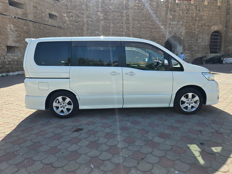 Nissan, 2008, 1990 (cc)