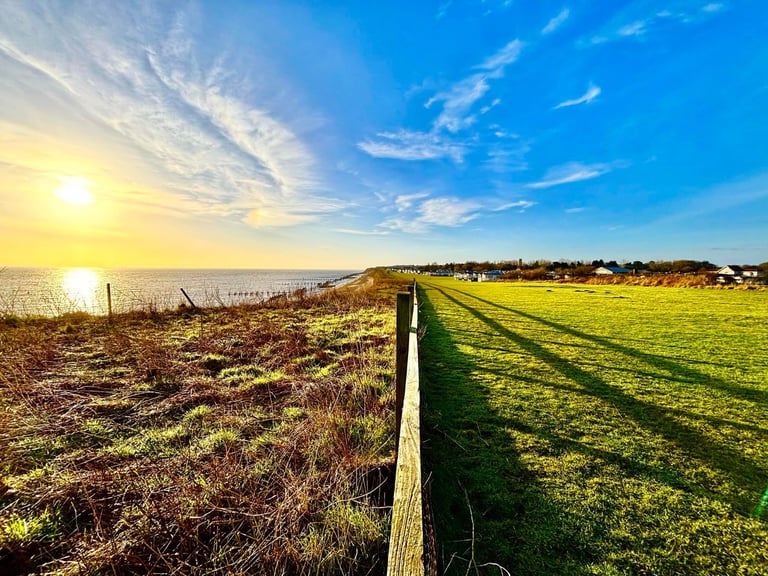 BRAND NEW STATIC CARAVAN FOR SALE AT BROADLAND SANDS HOLIDAY PARK - 11.5 MONTH OWNER SEASON