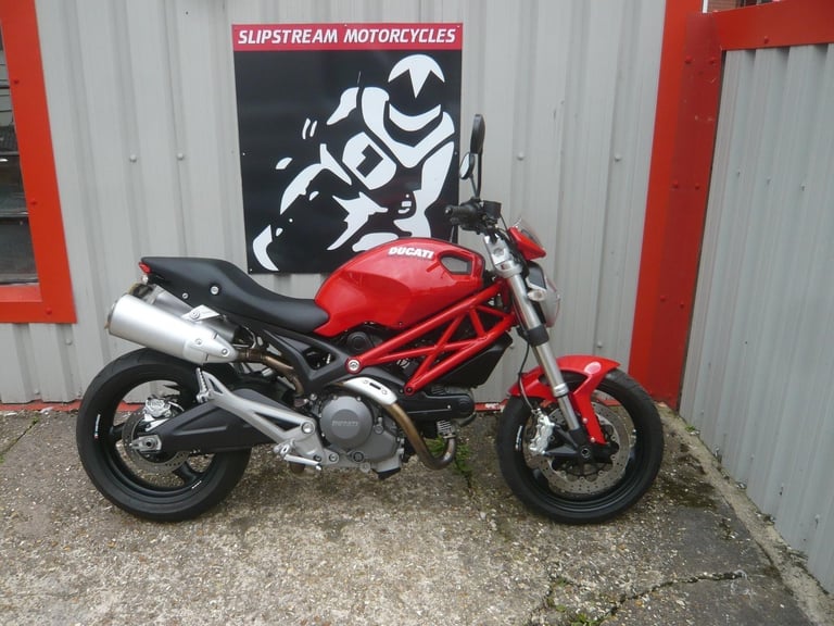 Ducati Monster 696 ONLY 2K MILES FSH 1 Naked Sports Bike M MT CB Street 675 R RS