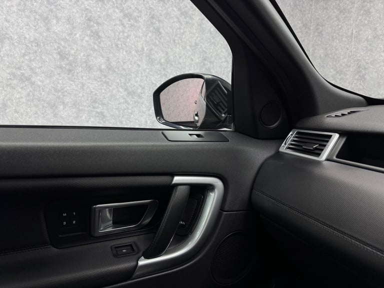 2017 Land Rover Discovery Sport 2.0 TD4 HSE Dynamic Lux Auto 4WD Euro 6 (s/s) 5dr ESTATE Diesel A...