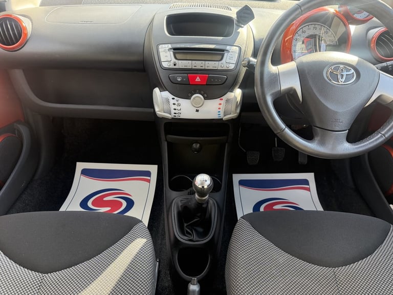 TOYOTA AYGO 1.0 VVT-i Fire 2013