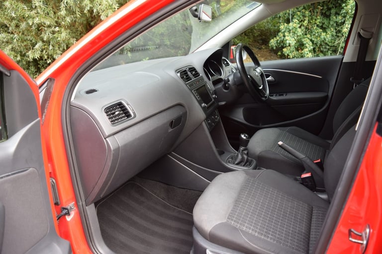 VOLKSWAGEN POLO 1.4 TDI BlueMotion Tech Match Red Manual Diesel 2016