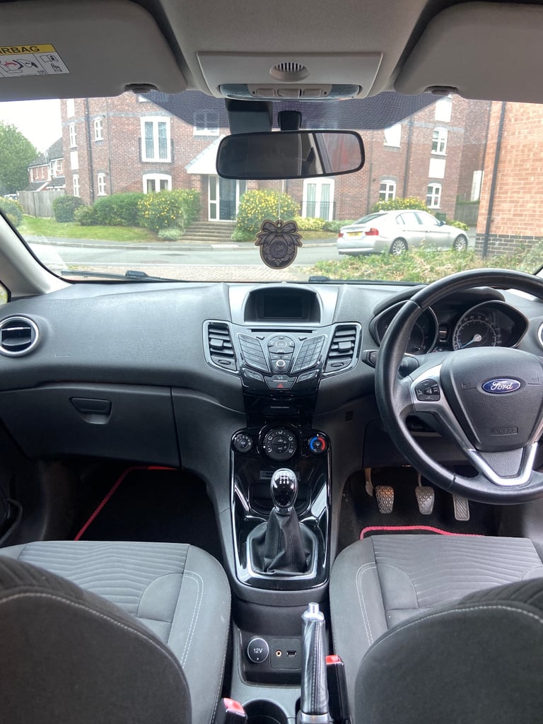 2016 Race red ford fiesta 1.25 Zetec