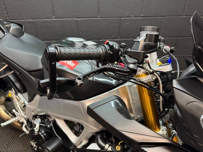 2011 Aprilia Tuono 1000 V4 1000 V4 R APRC Petrol Manual (165 bhp)