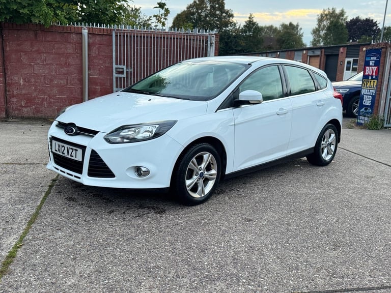 2012 Ford Focus 1.6 Zetec Euro 5 5dr HATCHBACK Petrol Manual