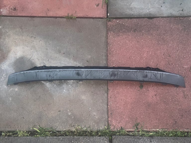 Audi A1 8X Front Lower Centre Grey Bumper Grill Trim 2010-2015 Genuine 82A807719