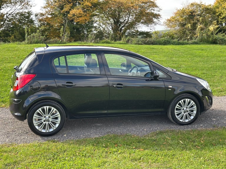 Vauxhall Corsa 1.2 SE, 2012, New MOT, Full Service History, Excellent Condition 