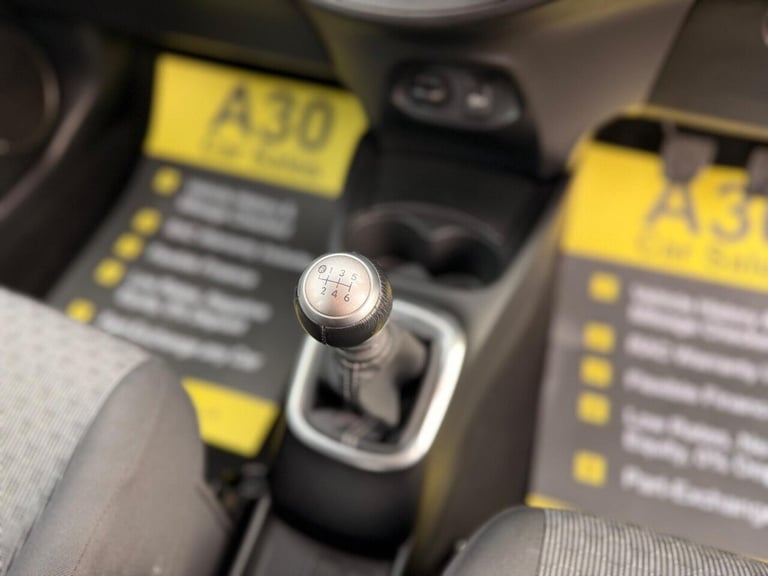 2015 Toyota Yaris 1.4 D-4D Icon Euro 6 5dr Hatchback Diesel Manual