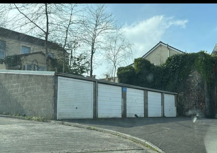 LOCK UP GARAGE TO RENT-KINGSWOOD, BRISTOL BS15