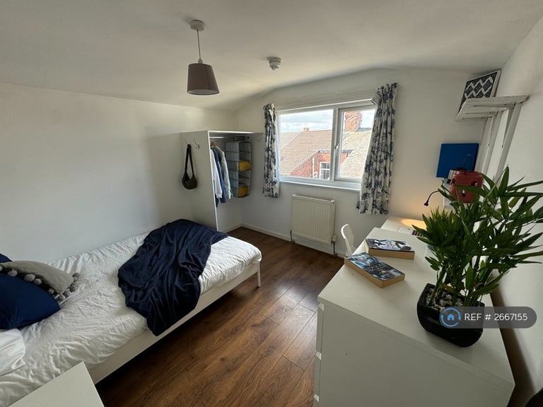 6 bedroom house in Dudley Road, Liverpool, L18 (6 bed) (#2667155)