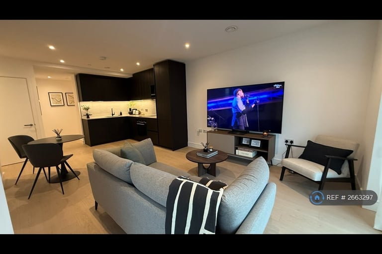 1 bedroom flat in Hewson Way, London, SE17 (1 bed) (#2663297)