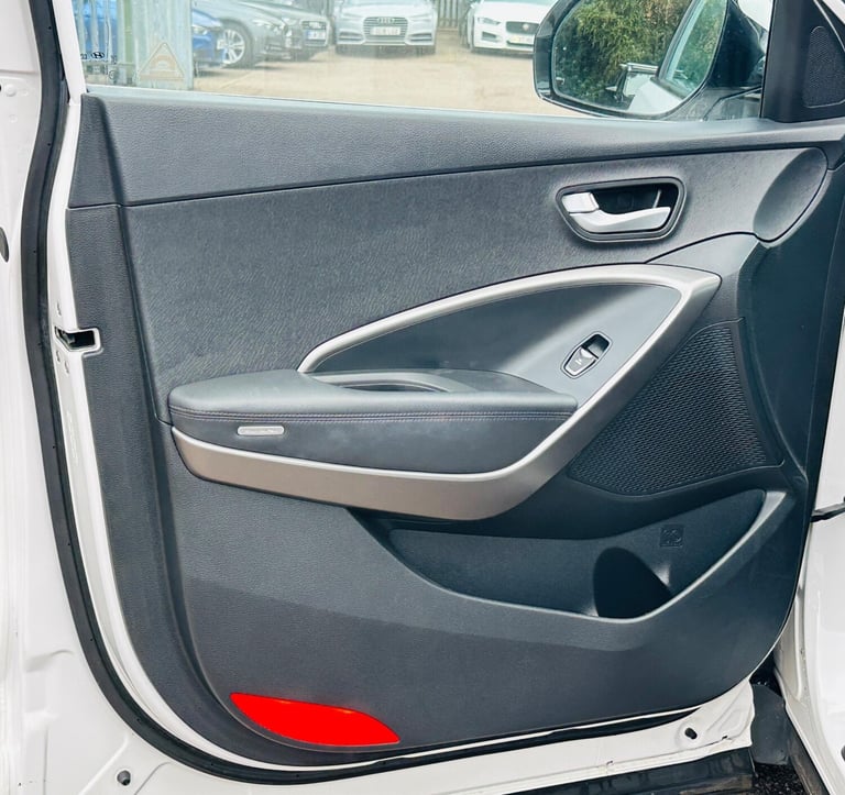 2016 Hyundai Santa Fe 2.2 CRDi SE 4WD Euro 5 5dr (5 seat) ESTATE Diesel Manual