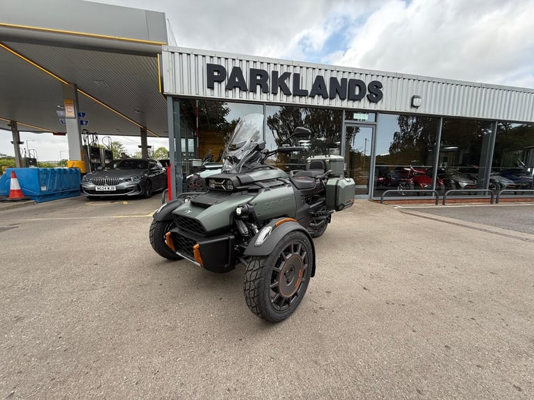 2025 Can-Am Canyon RedRock 1330cc 6 speed semi automatic Spyder trike 