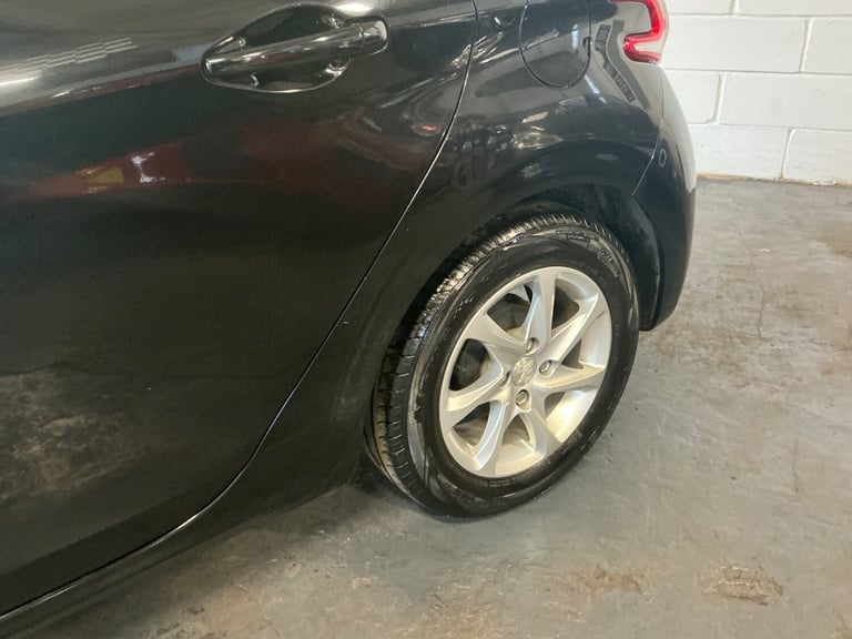 2014 Peugeot 208 1.4 HDi Active 5dr HATCHBACK Diesel Manual