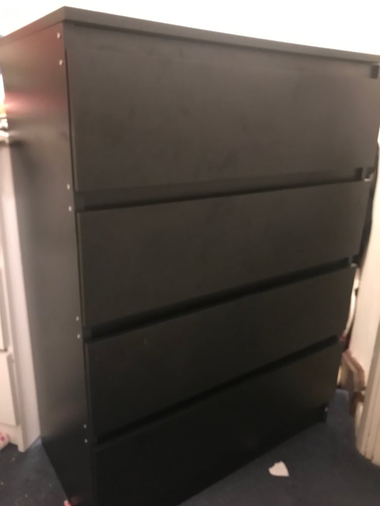 Chest of drawers
