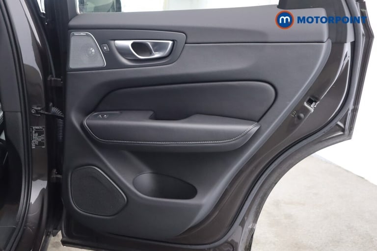 2023 Volvo XC60 2.0 B5P Ultimate Dark 5dr AWD Geartronic SUV Petrol Automatic