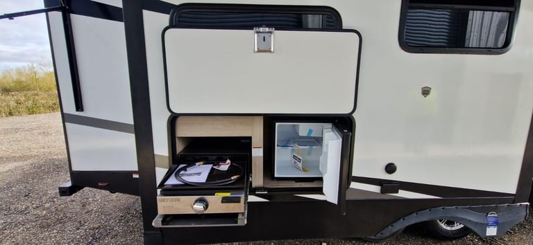 EX DEMO Forest River East To West Alta 2810KIK American Caravan 5th Wheel