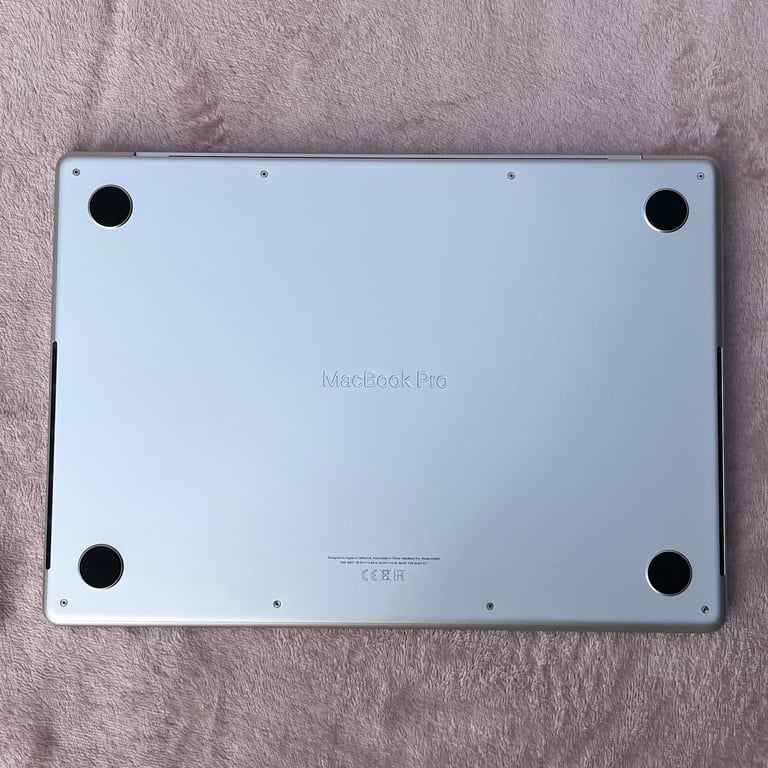 2021 MacBook Pro 14” M1 PRO 3.2GHz - New Battery - 16GB memory - 500GB SSD