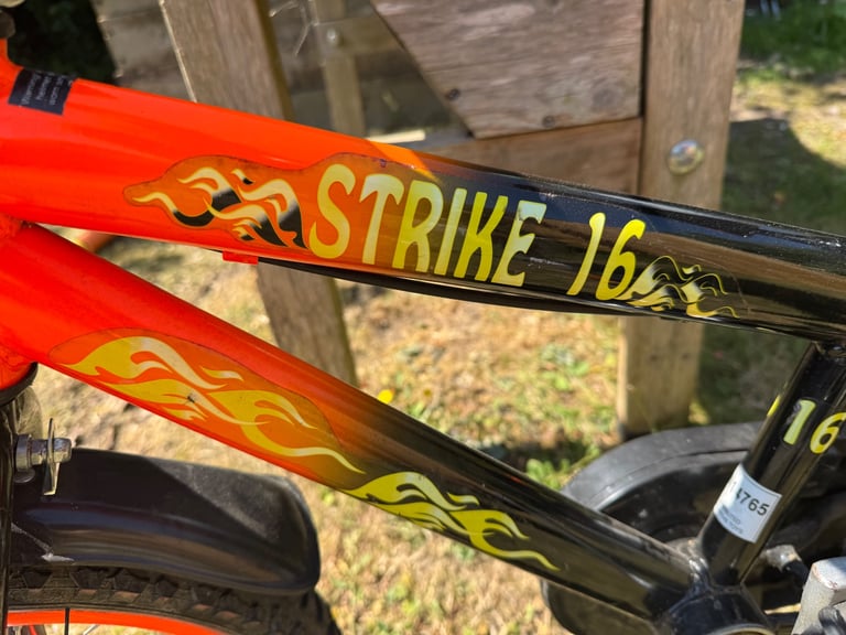 Kids bike (boys) - limited use