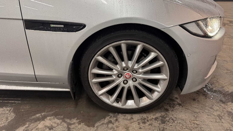 2016 Jaguar XE 2.0d [180] R-Sport 4dr Auto SALOON DIESEL Automatic