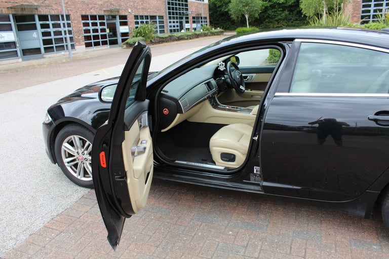 Jaguar, XF, Saloon, 2014, Other, 2179 (cc), 4 doors