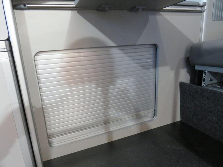 FORD TRANSIT CUSTOM 300 Limited Camper Van - Day Van - Motohome Black Manual Die