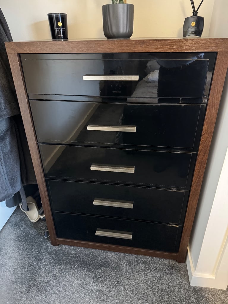 image for Bedroom drawer set