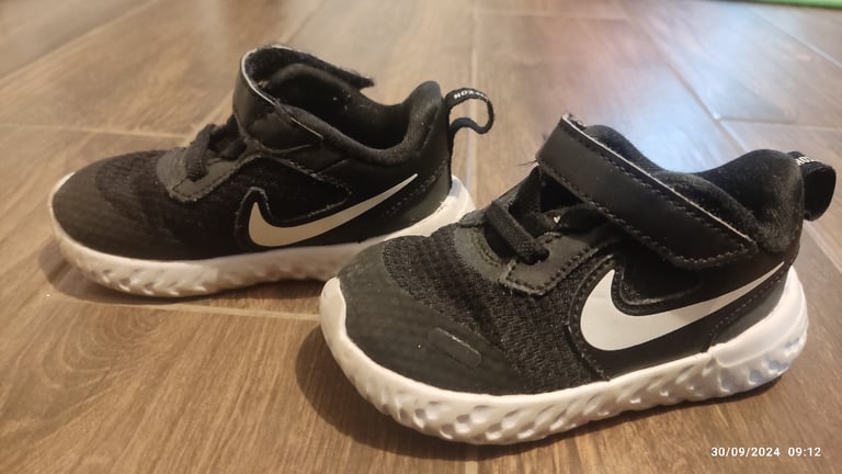 Toddler winter boots, trainers sizes 4-5