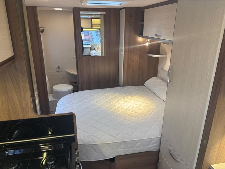 2019 VENUS 570-4, LIGHT WEIGHT FIXED BED, ONE OWNER, MOVER, ............NOW SOLD