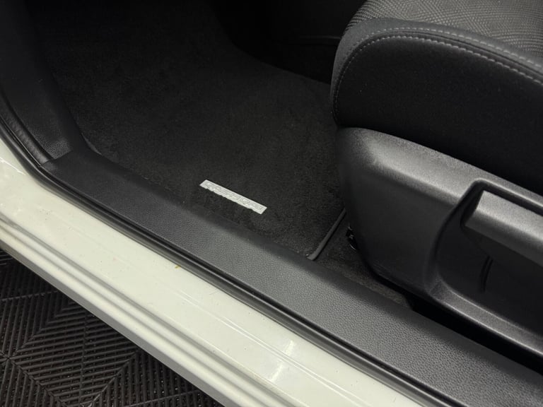 2016 Nissan Qashqai 1.2 DIG-T N-Connecta XTRON 2WD Euro 6 (s/s) 5dr HATCHBACK Petrol Automatic