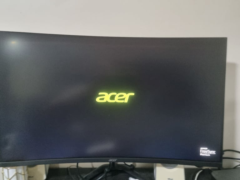 ACER 31.5" AMD FREESYNC Gaming