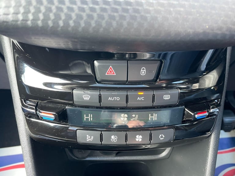 2018 Peugeot 2008 1.2 PureTech Allure Premium Euro 6 (s/s) 5dr HATCHBACK Petrol Manual