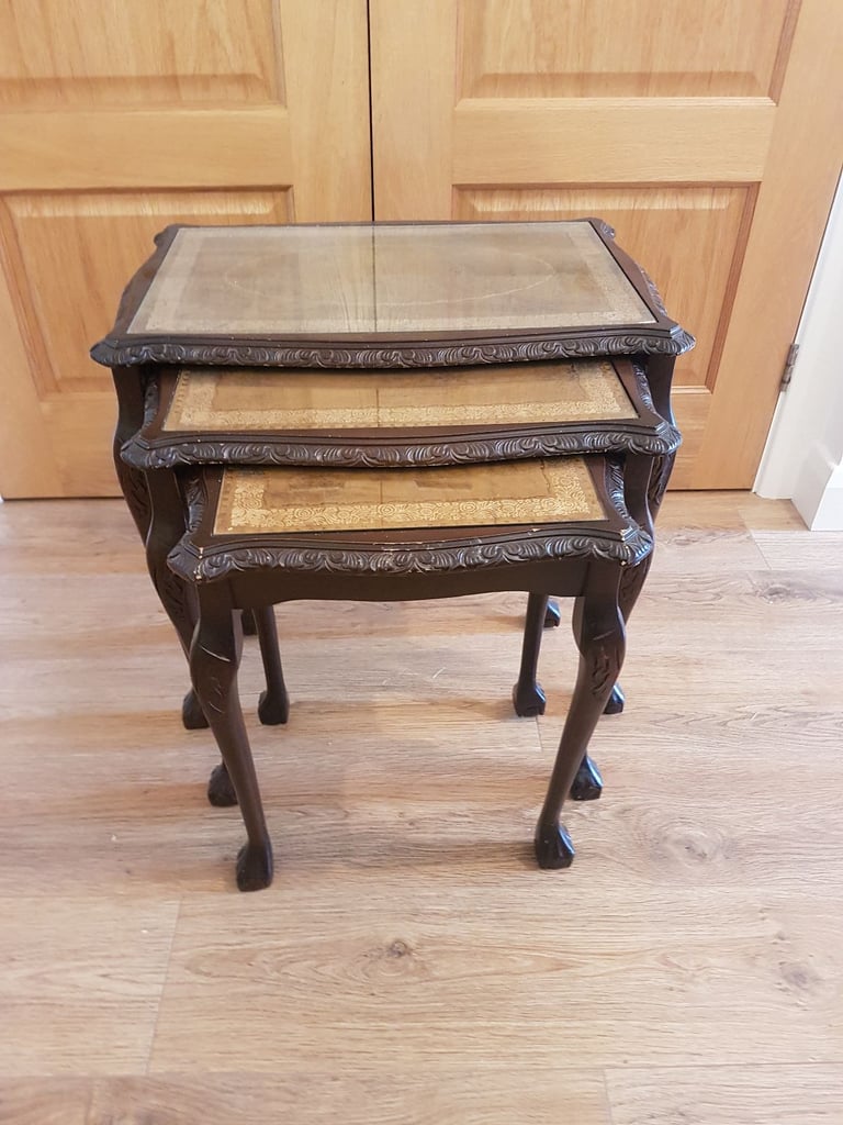 image for NEST OF TABLES