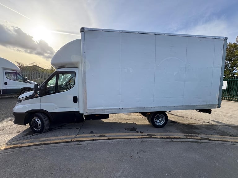 2021 Iveco Daily 3.0 35-160 euro6 twin rear wheel manual 15ft Luton box van