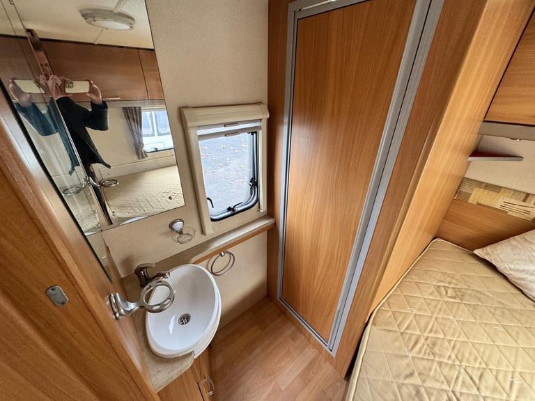 SWIFT COASTLINE 540 SE 2008 MODEL 4 BERTH FIXED BED TOURING CARAVAN