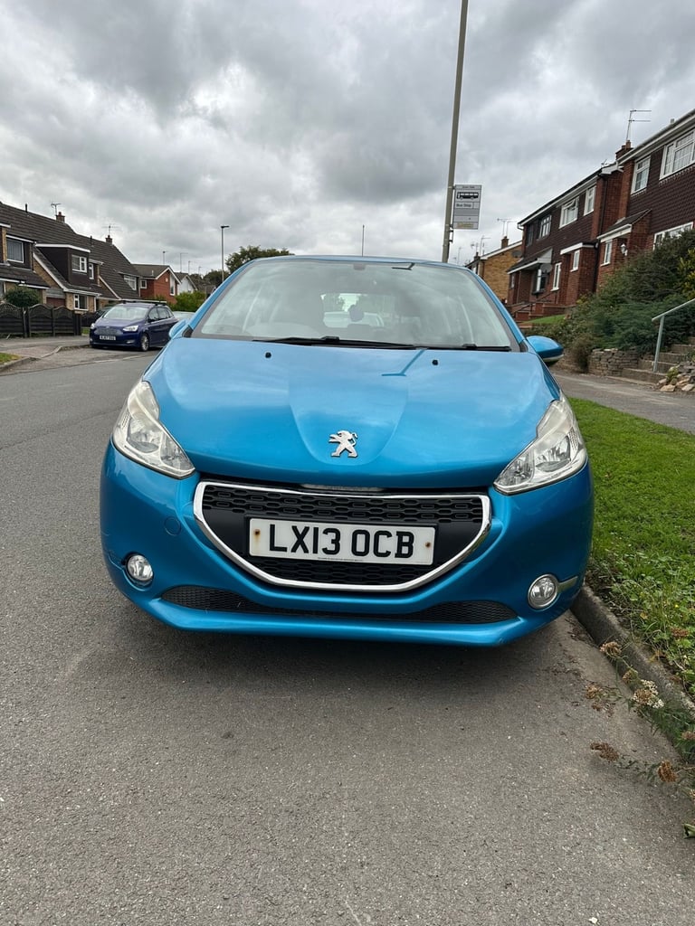 Peugeot, 208, Hatchback, 2013, Manual, 1199 (cc), 5 doors