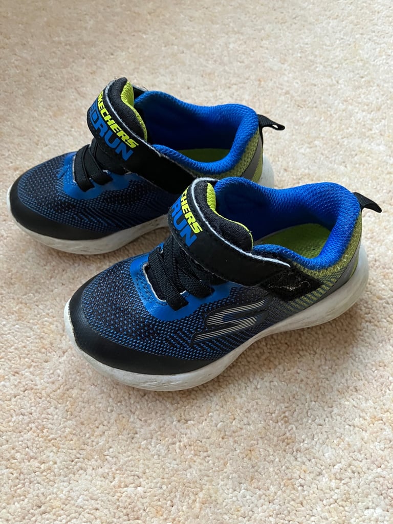 Toddlers Go run trainers