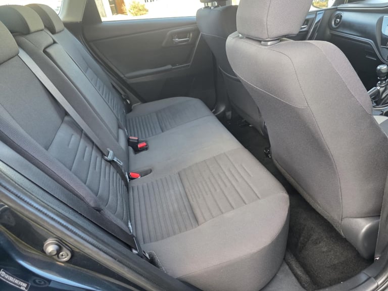 2017 EXCELLENT TOYOTA AURIS DIESEL-LOW DIESEL MILES-ULEZ FREE-FULL SERVICE HISTORY