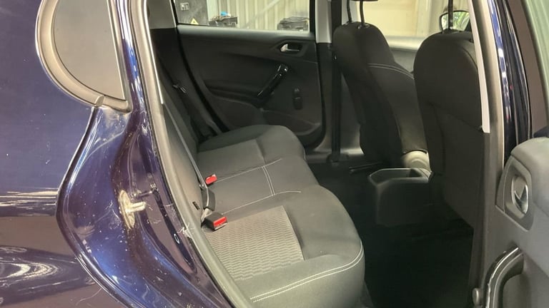 2017 Peugeot 208 1.2 PureTech Active Hatchback 5dr Petrol Manual Euro 6 (68 ps) Hatchback Petrol ...