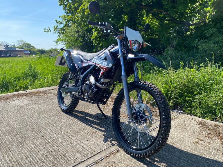 RIEJU MRT 125, 2024, 49 MILES, ONE OWNER FROM NEW, CRACKING LIGHTWEIGHT MACHINE