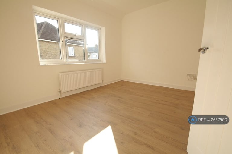 3 bedroom house in Jellicoe Avenue, Gravesend, DA12 (3 bed) (#2657900)