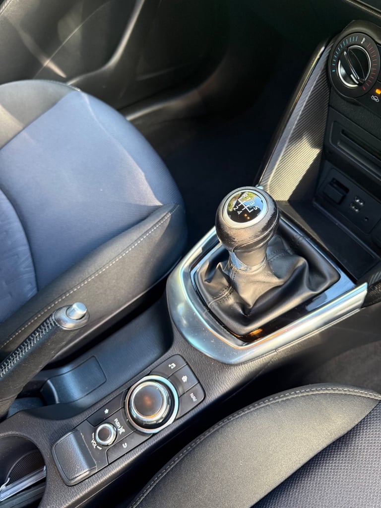 Mazda, 2, Hatchback, 2015, Manual, 1496 (cc), 5 doors
